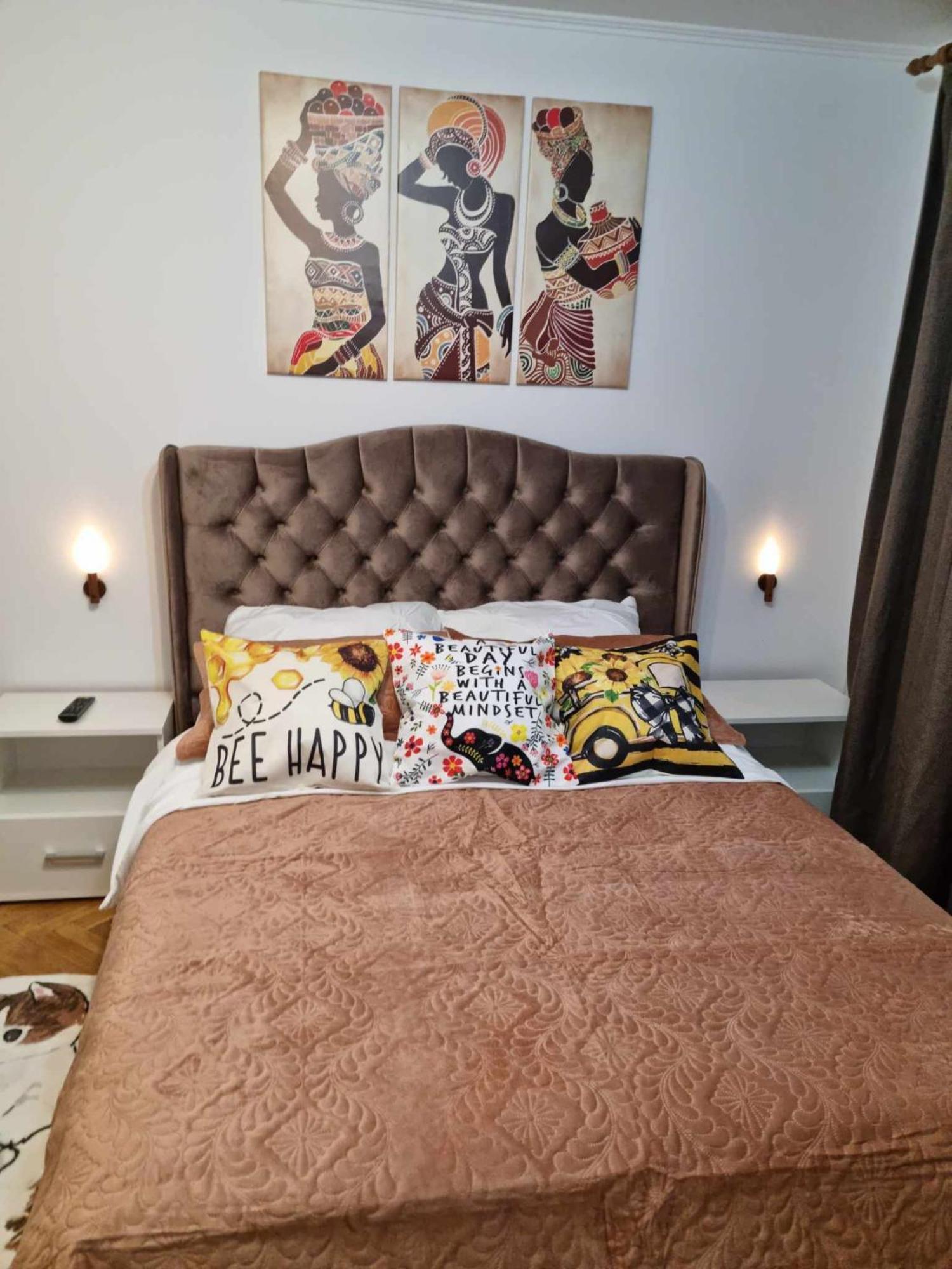 Lovely 2 Bedrooms Flat Cornelia- Central Corabia Bagian luar foto