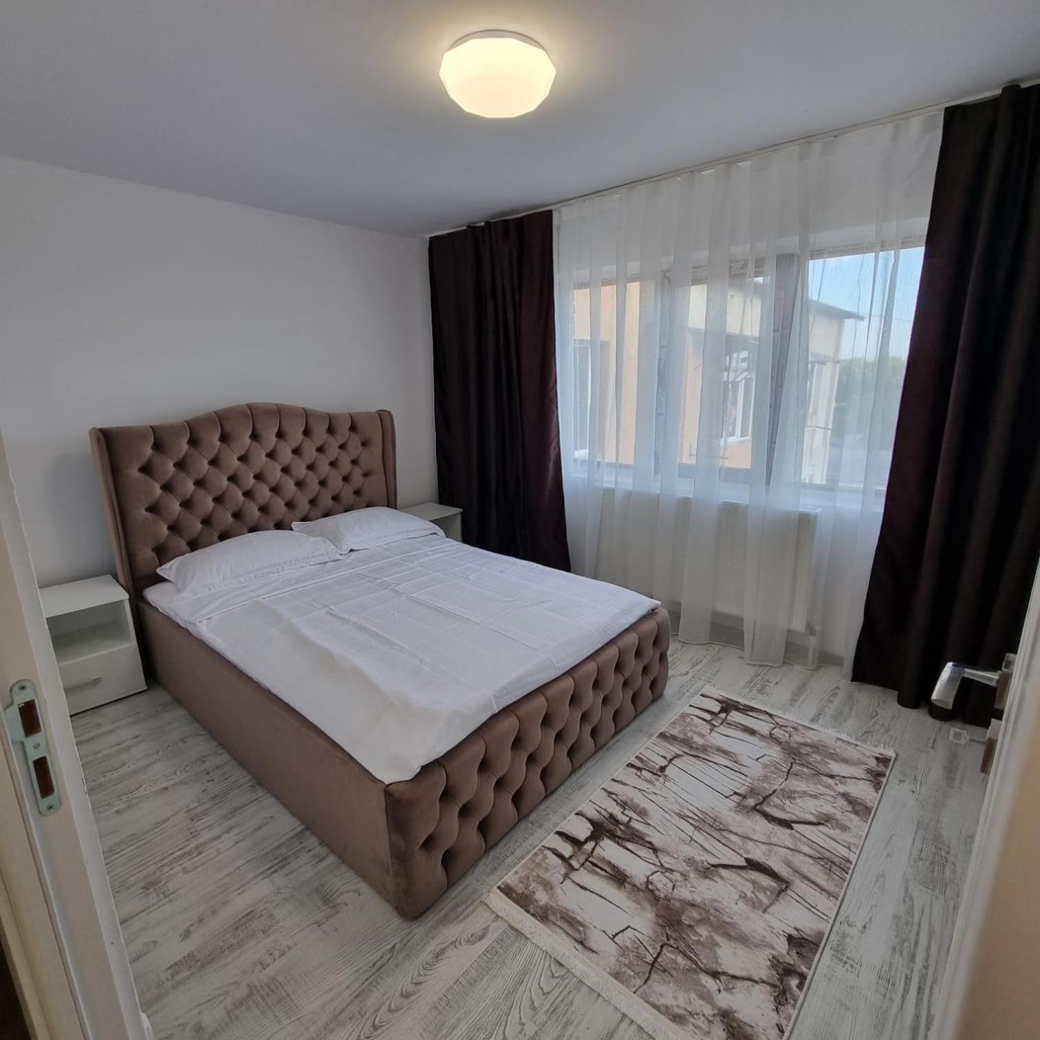 Lovely 2 Bedrooms Flat Cornelia- Central Corabia Bagian luar foto